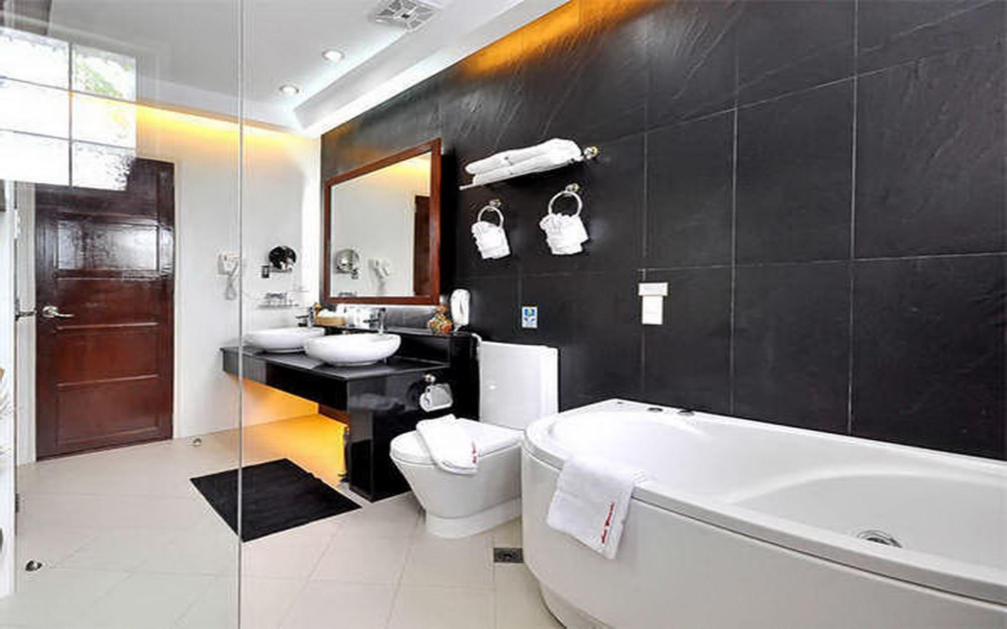 Red Coconut Boracay Hotel 4*