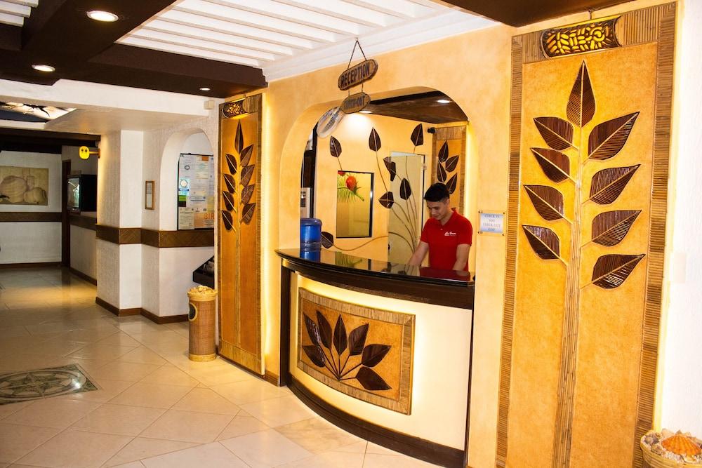 Red Coconut Boracay 4*