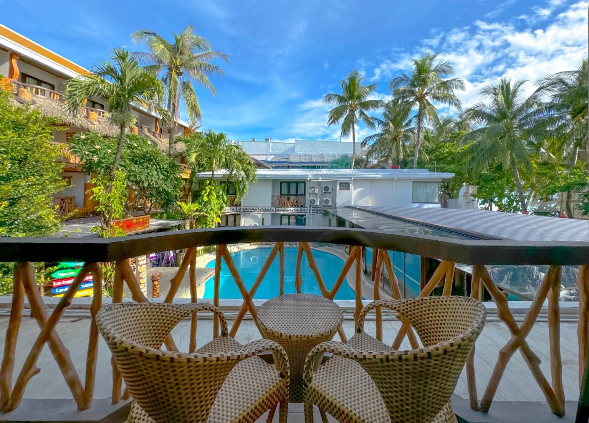 Hotel Red Coconut Boracay Balabag (Boracay)