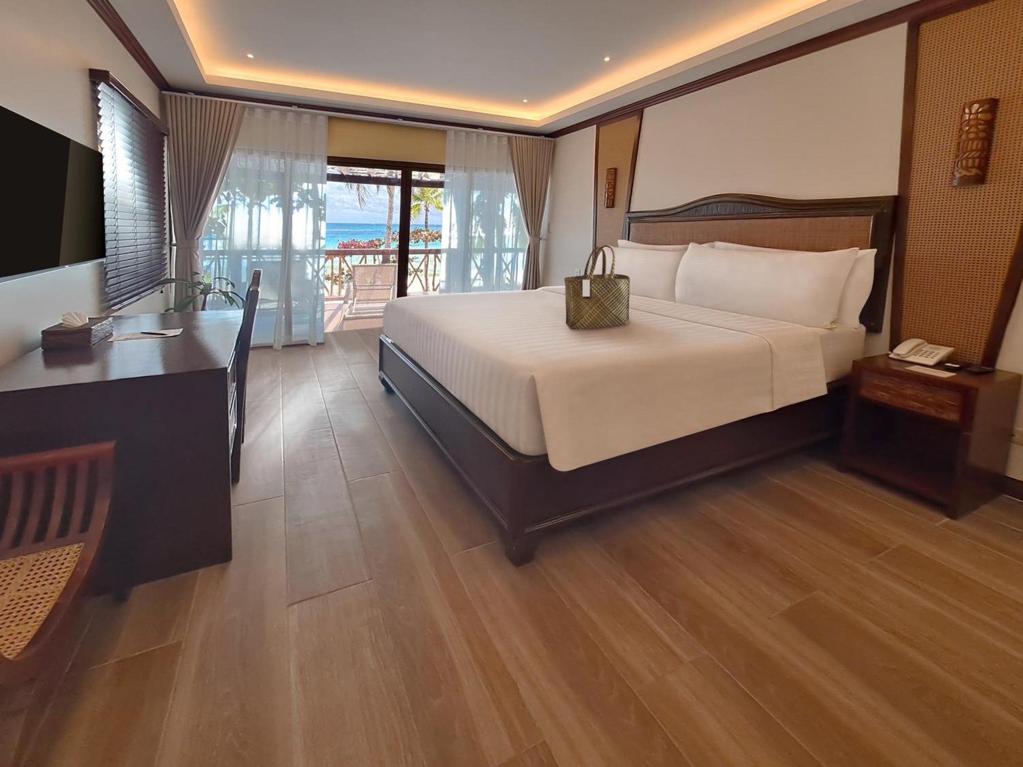 Red Coconut Boracay 4*