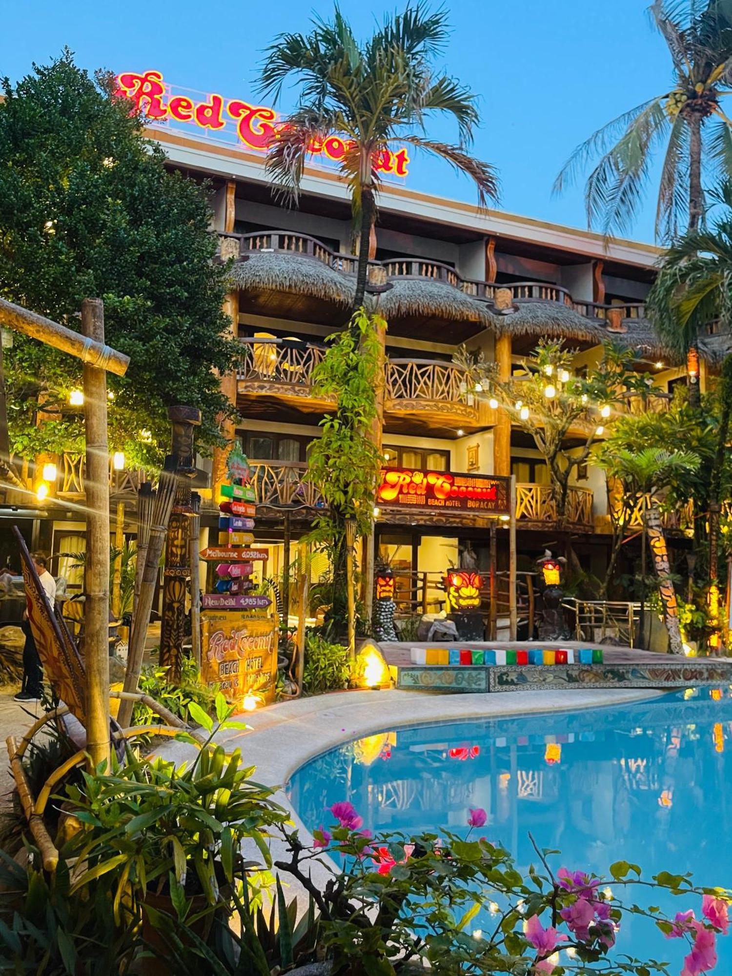 Red Coconut Boracay 4*